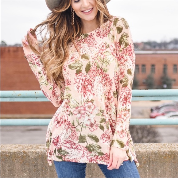 Show Me Your Mumu Hydrangea Blooms Bonfire Knit Pullover Sweater - Picture 2 of 9
